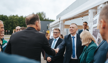 Schiedel tehtaan avajaiset