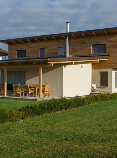 Hiša z inox dimnikom