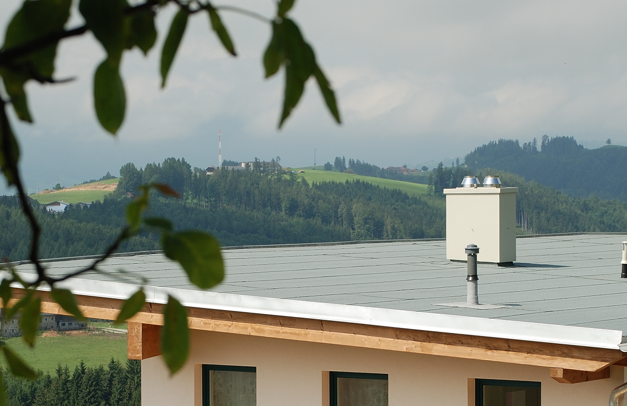 Dom z systemowym kominem ceramicznym