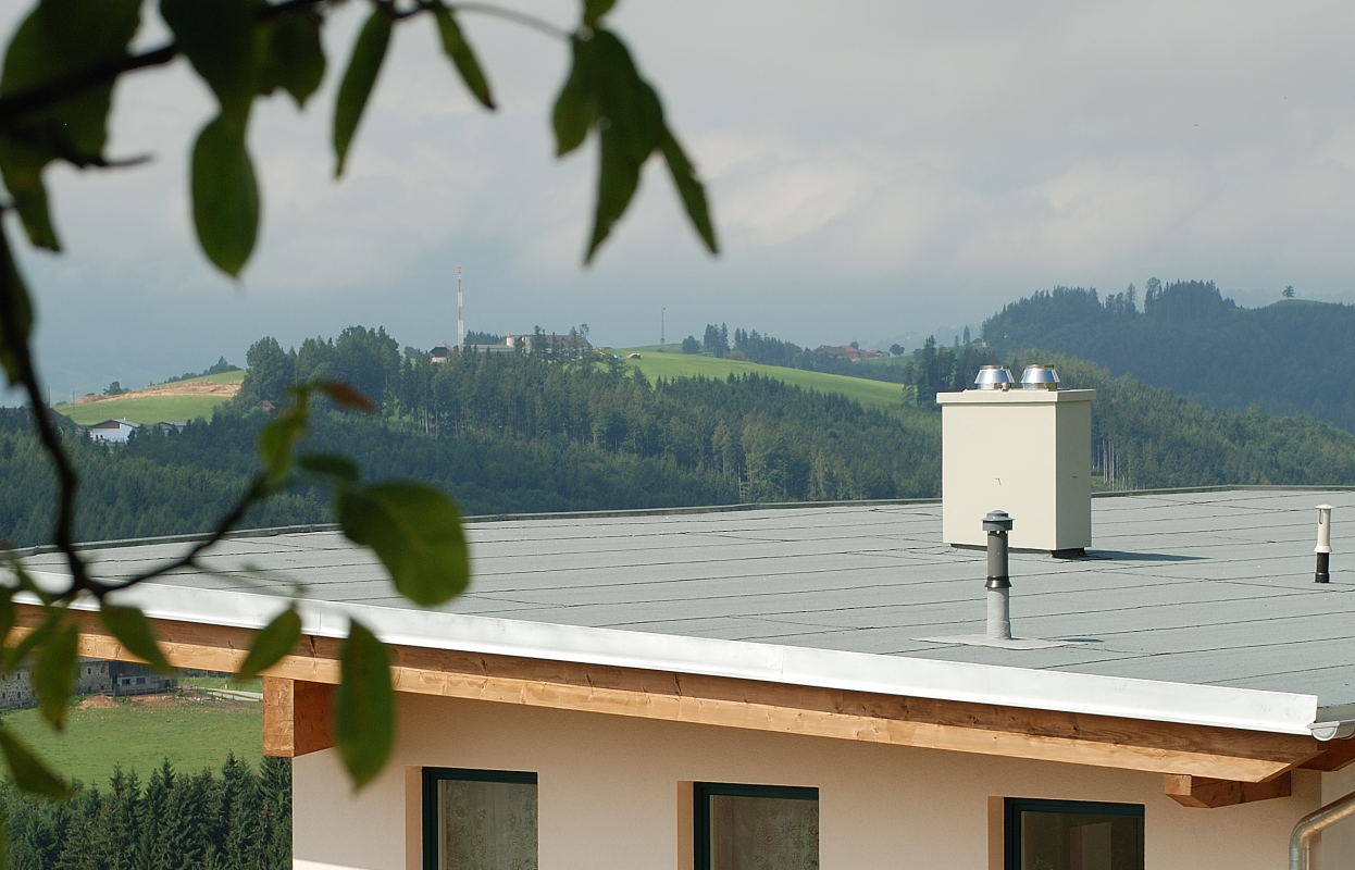 Haus mit einem Keramik-Schornsteinsystem