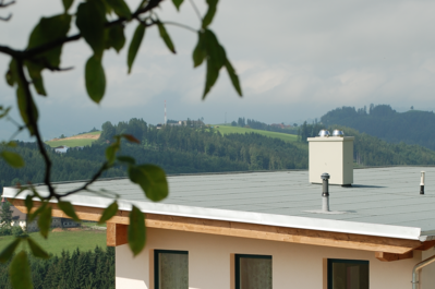 Haus mit einem Keramik-Schornsteinsystem