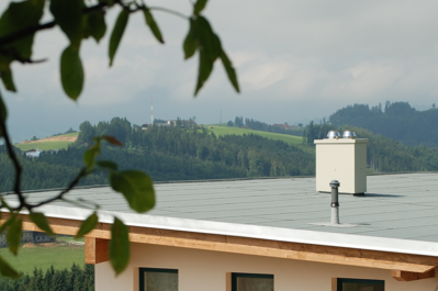 Haus mit einem Keramik-Schornsteinsystem