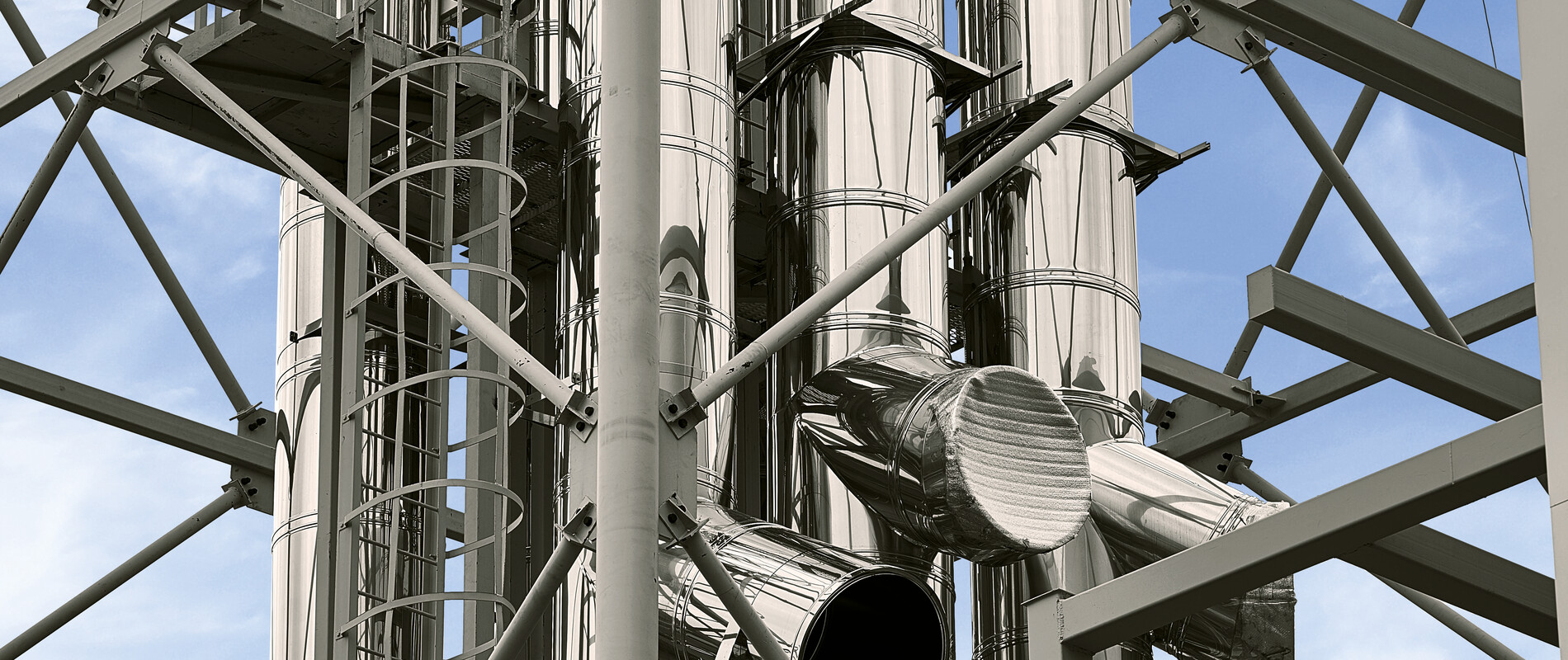 Kovové komíny v oceľovej konštrukcii