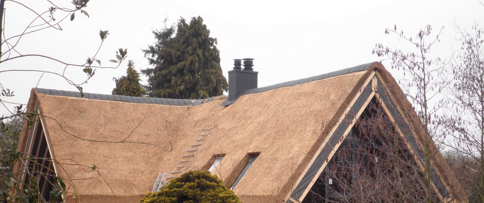 ACCESSOIRES DE TOIT ISO-BLOCK - SYSTÈMES DE PASSAGE PREFAB