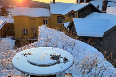 Image Title: If somebody hovers the image it appears.