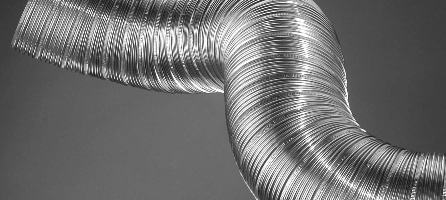 Hausdach mit Satteldach und Schornstein 