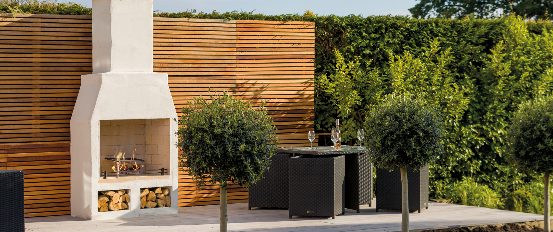 Der Outdoor-Kamin GARDEN FIREPLACE 950