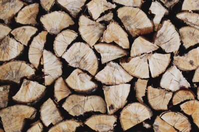 Gestapeltes Holz | © Patrick Tomasso