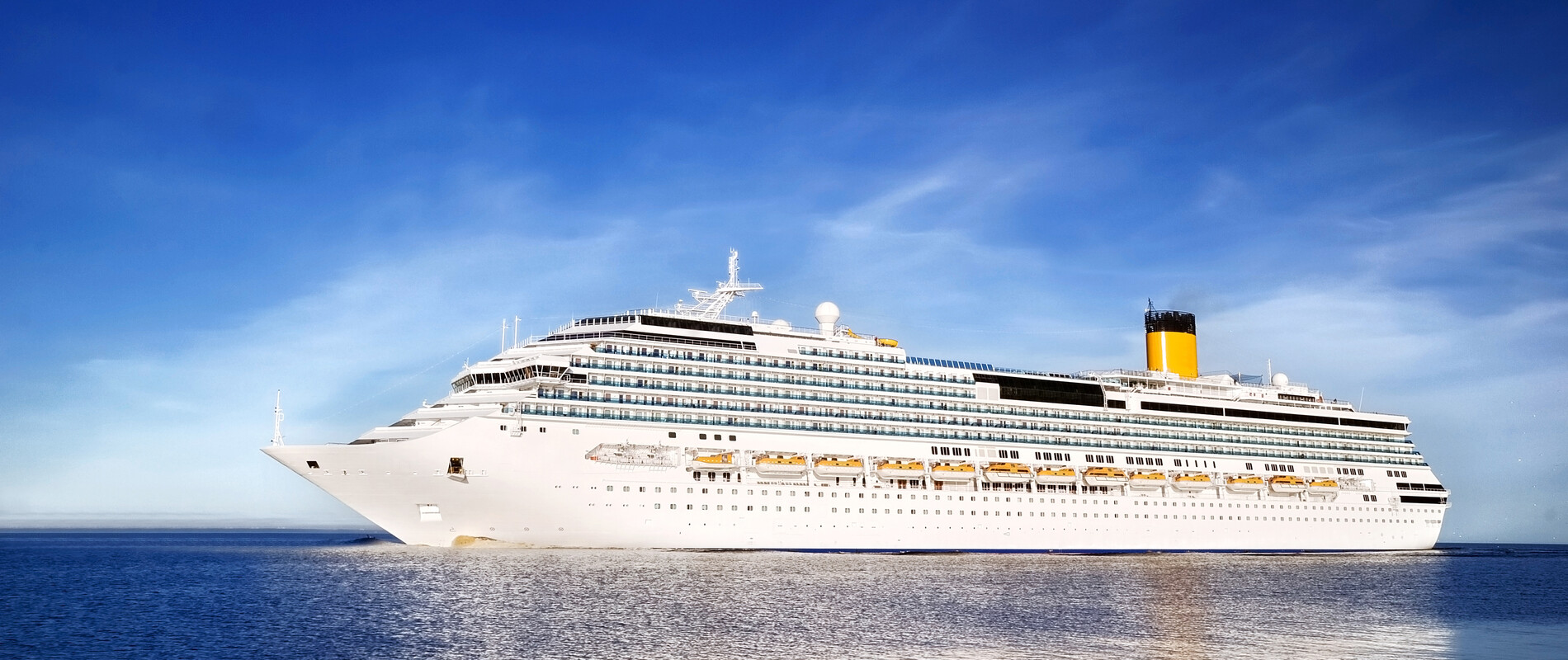 Image Title: If somebody hovers the image it appears. | © Shutterstock 92586859